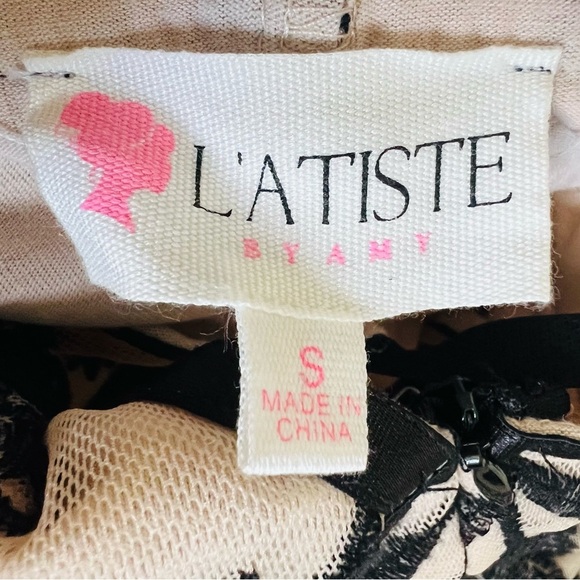 L’Atiste Black and Nude Embroidered Floral Sheer Maxi Dress
Size Small - Picture 8 of 13